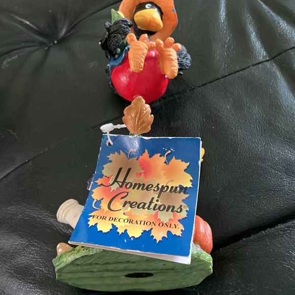 Vintage collectable Crow Figurine - Picture 5 of 5